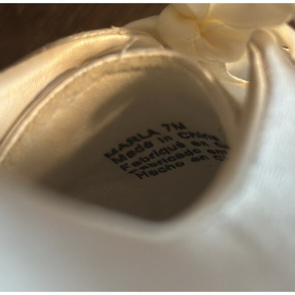 NEW Badgley Mischka crystal embellished satin wedding sneakers MARLA - SIZE 7 - Picture 9 of 10